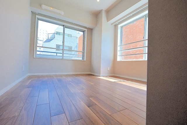 麻布東町マンション 洋室２