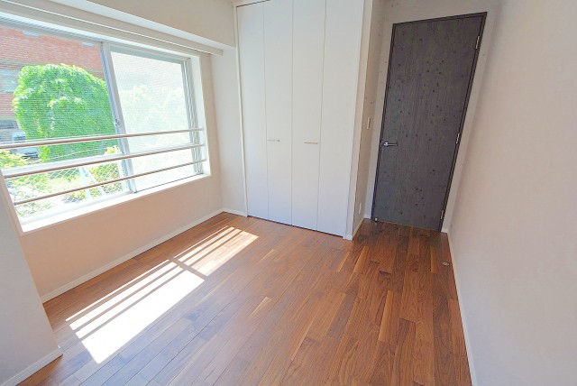 麻布東町マンション 洋室２