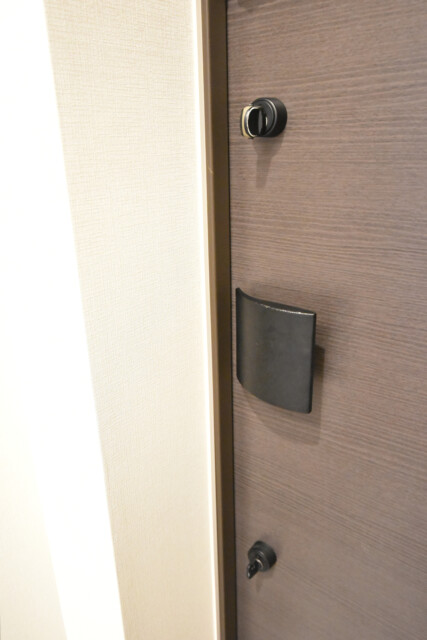 クオリア神南フラッツ 玄関