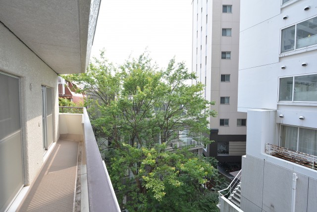 朝日目白台マンション 西側バルコニー