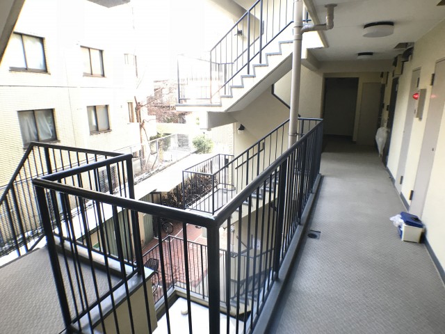 ライオンズマンション中野弥生町 外廊下