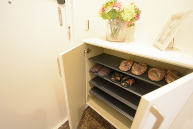 ライオンズマンショングリーン白金 玄関