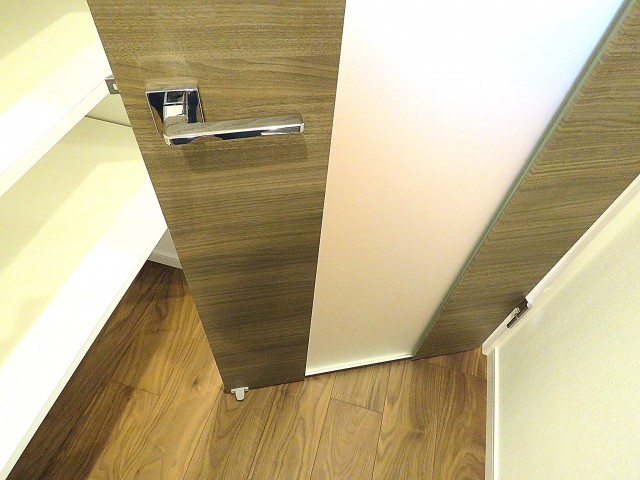 秀和奥沢レジデンス　LDK扉