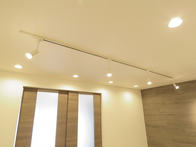 秀和奥沢レジデンス　照明