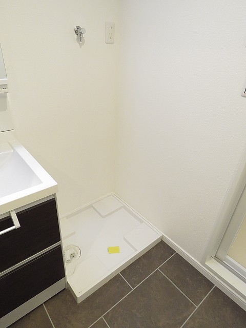 秀和奥沢レジデンス　洗濯機置場