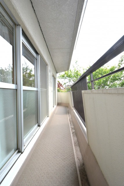 朝日目白台マンション 西側バルコニー