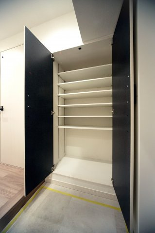 砧スカイハイツ 玄関