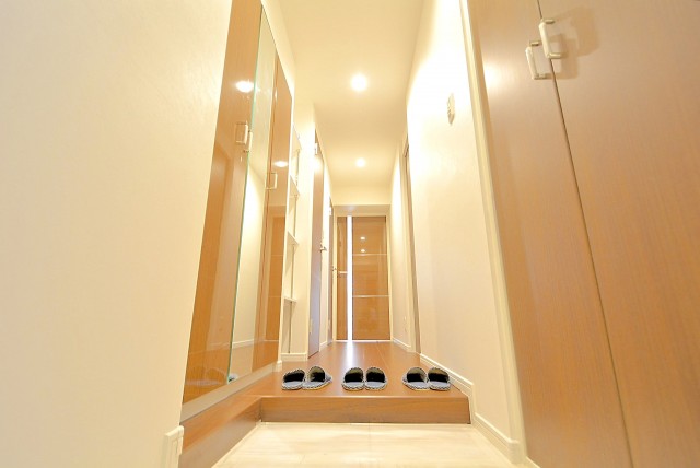 西新宿ハイツ 玄関