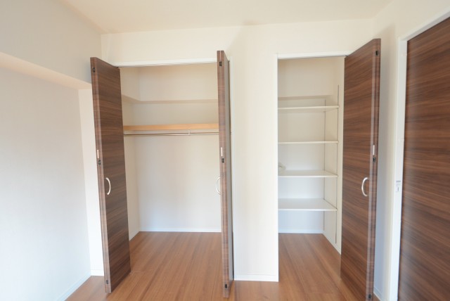 ライオンズマンション大森 洋室２