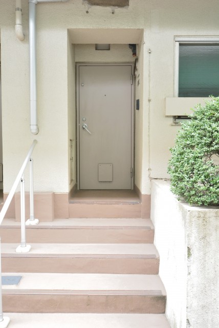 明大前フラワーマンション 玄関