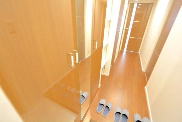 西新宿ハイツ 玄関
