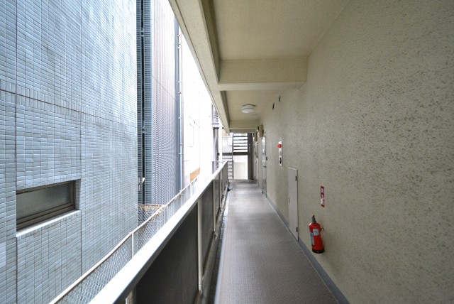 ハイシティ本郷 玄関