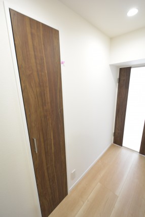 明大前フラワーマンション 廊下収納