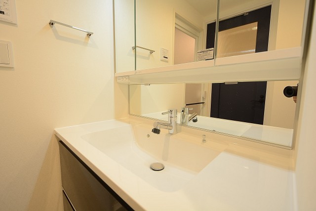 日商岩井田園調布マンション　洗面