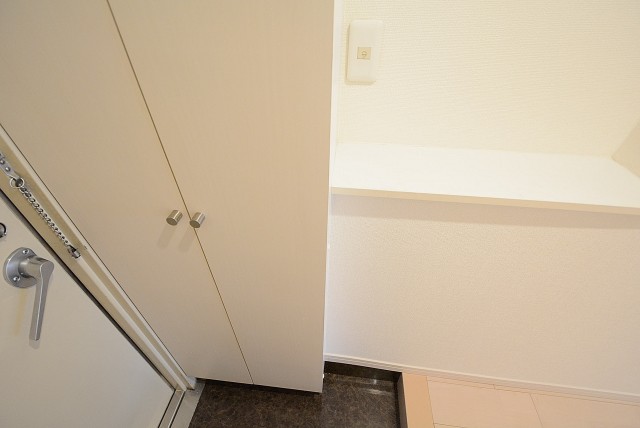 明大前フラワーマンション 玄関