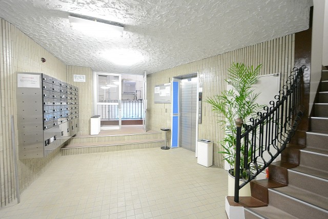 シャンボール原宿 エントランス