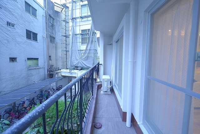 シャンボール原宿 バルコニー