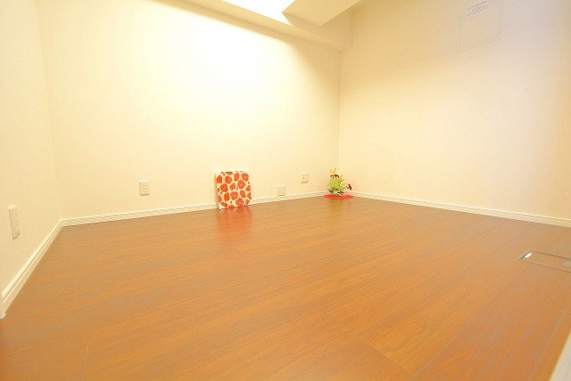 西新宿ハイツ 洋室２