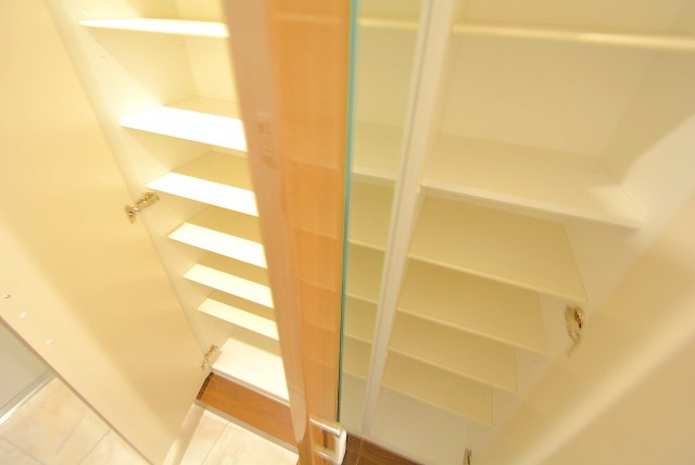 西新宿ハイツ 玄関