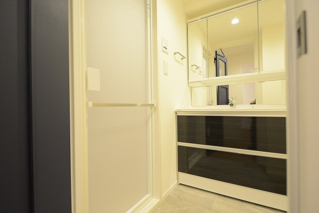 日商岩井田園調布マンション　洗面