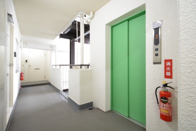 ニューハイム田町 玄関