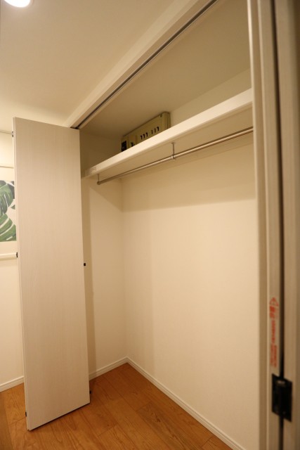 レジオン祐天寺 廊下収納