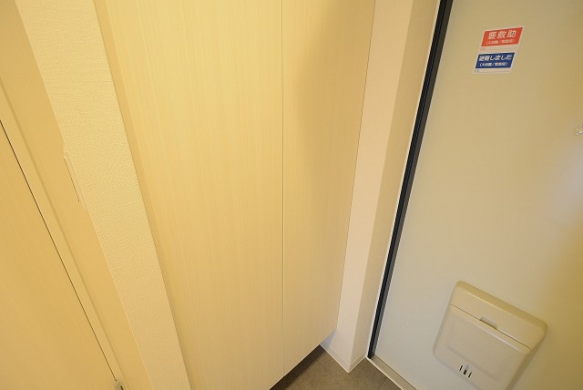 秀和椎名町レジデンス 玄関