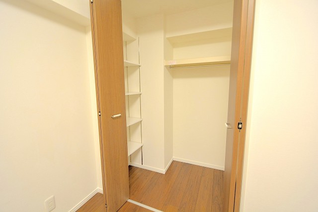 西新宿ハイツ 洋室1