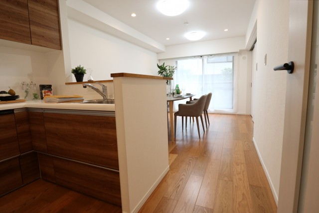 レジオン祐天寺 リビングダイニング