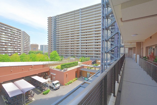 ニュートンプレイス　外廊下