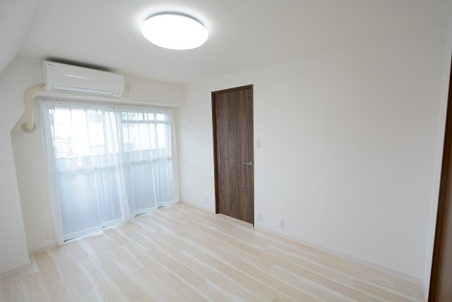芦花公園ヒミコマンション洋室６
