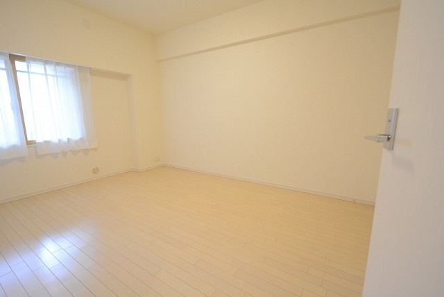 ニュートンプレイス　洋室