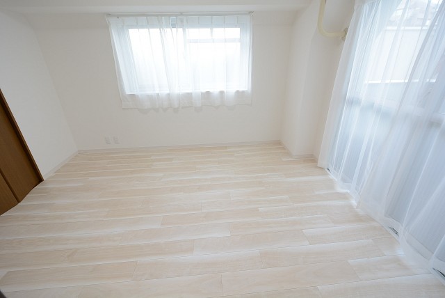 芦花公園ヒミコマンション洋室６