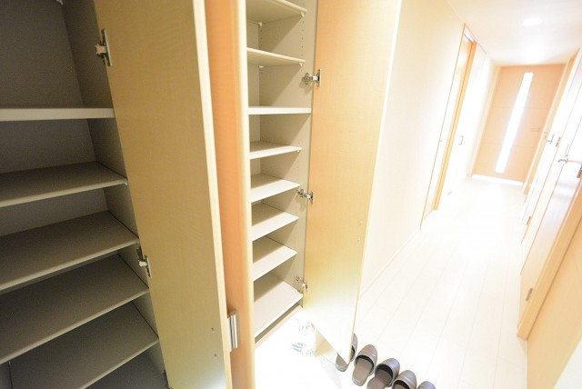 ニュートンプレイス　玄関