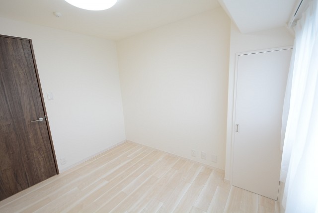 芦花公園ヒミコマンション洋室４