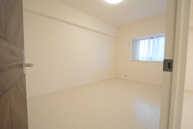 ニュートンプレイス 洋室7.0