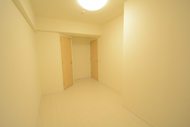 ニュートンプレイス　洋室5.8帖