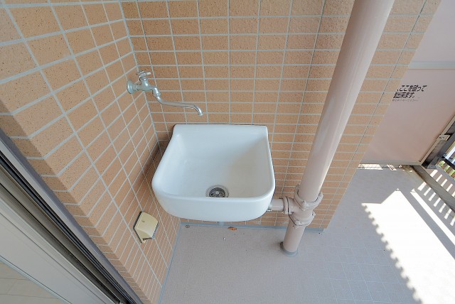 ニュートンプレイス　バルコニー