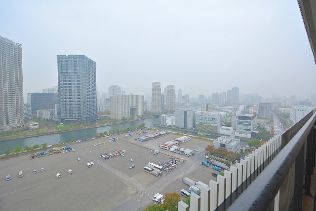 ニュートンプレイス バルコニー