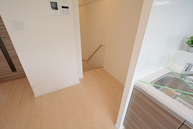 ハヤマビル 階段 ハヤマビル 階段