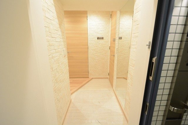 クラリティ・アスール　玄関