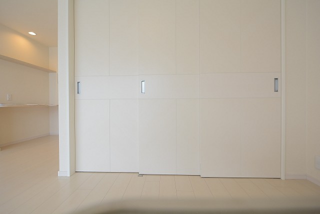 ニュートンプレイス　洋室６帖