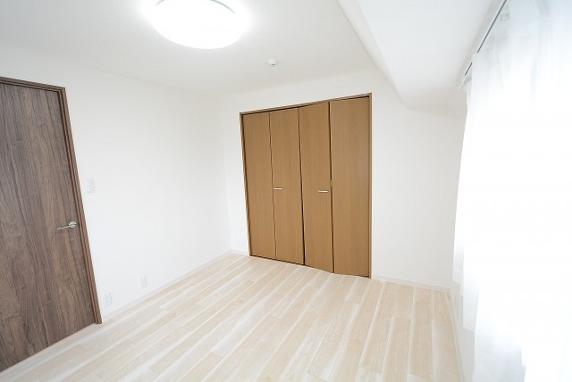 芦花公園ヒミコマンション洋室６