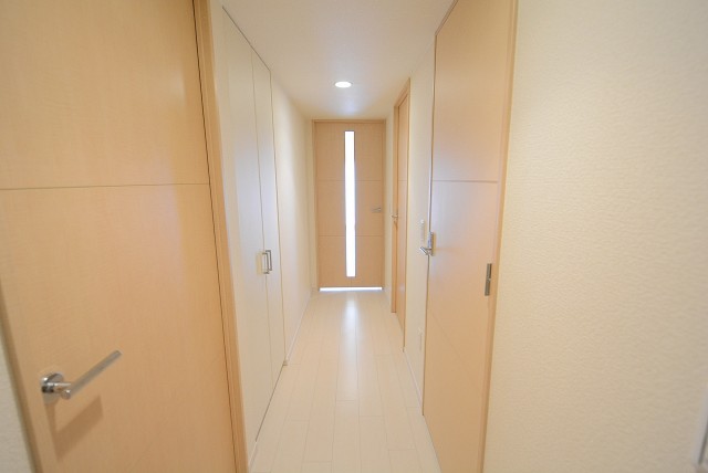 ニュートンプレイス　廊下