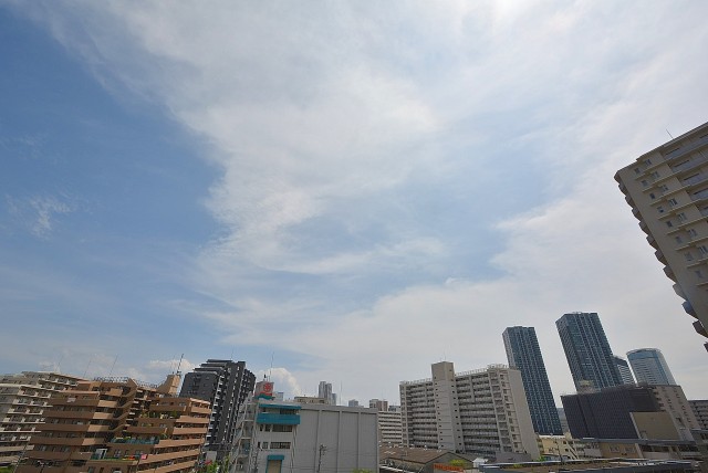 ニュートンプレイス　バルコニー