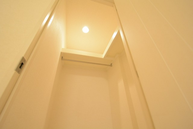 ニュートンプレイス　洋室