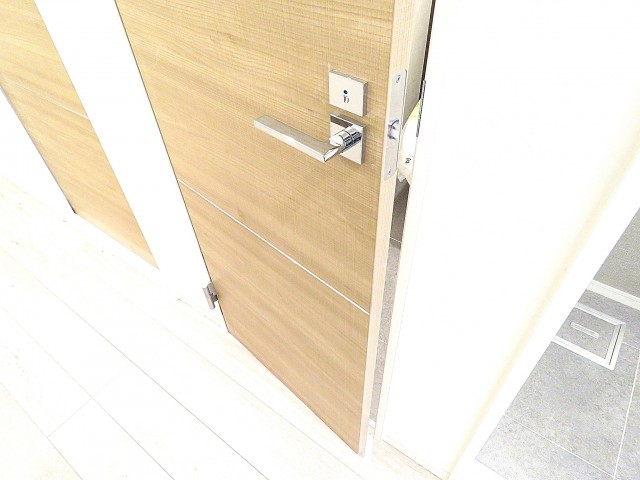 大森永谷マンション　トイレ扉