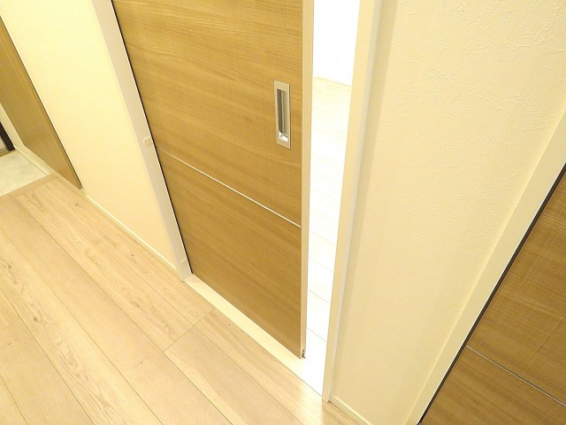 大森永谷マンション　洋室扉