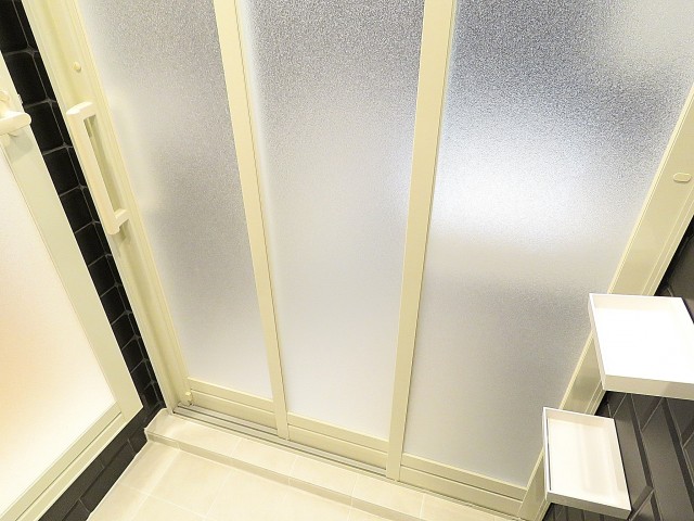 秀和代官山レジデンス　トイレ扉