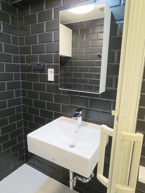 秀和代官山レジデンス　洗面化粧台